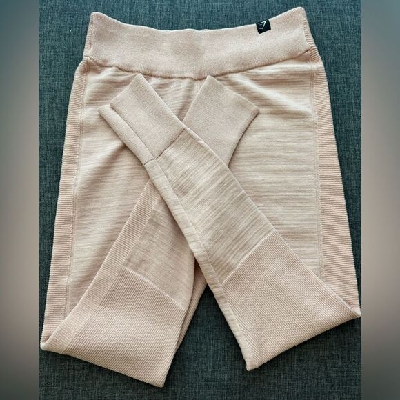 Gymshark Time Out Knot Jogger Blush
Nude Size Medium - Picture 9 of 12